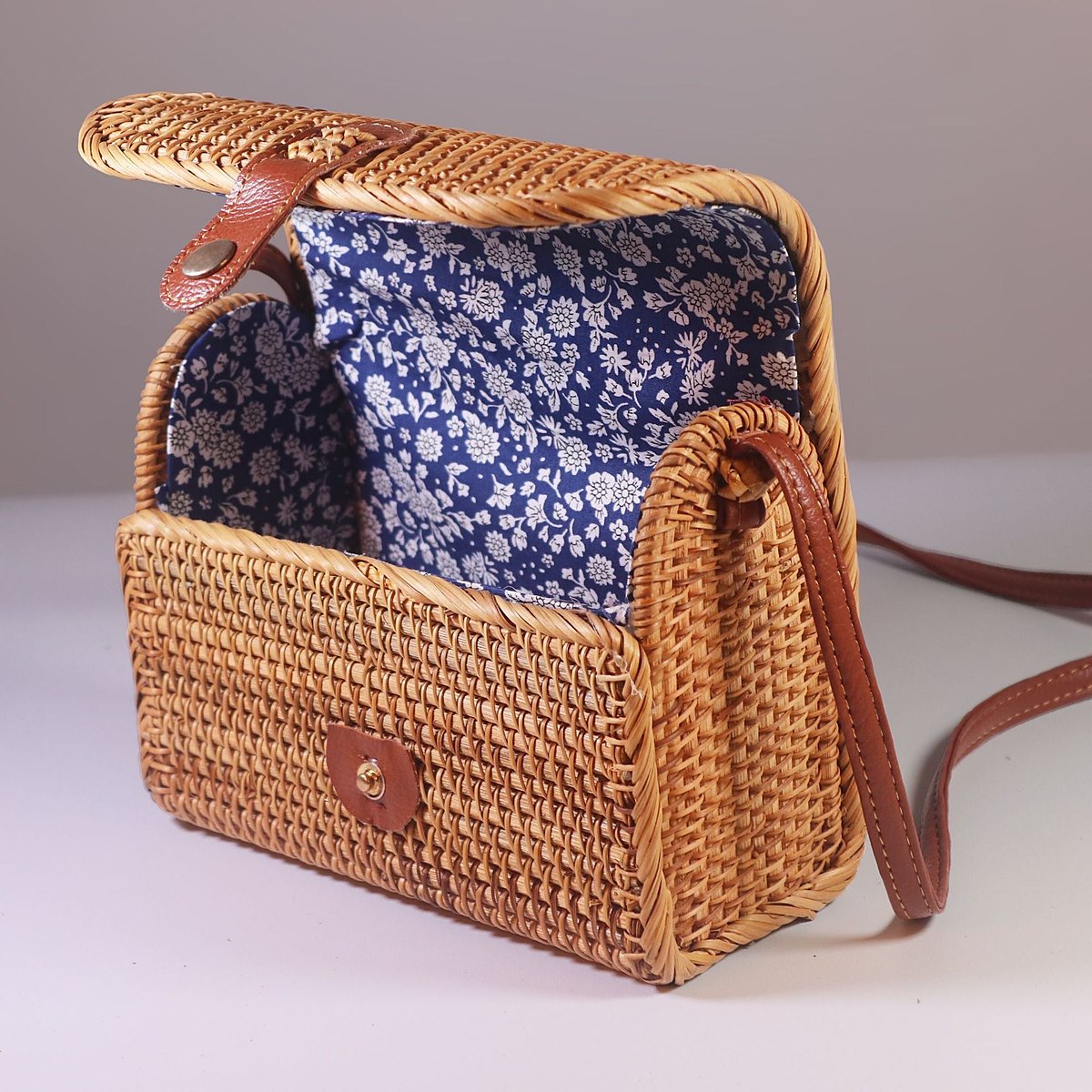 Ithaca Rattan Woven Crossbody Bag – view 4