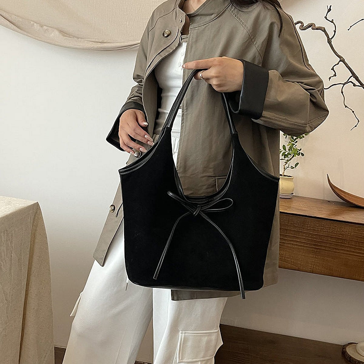Valois Matte Vegan Leather Underarm Bag – view 1