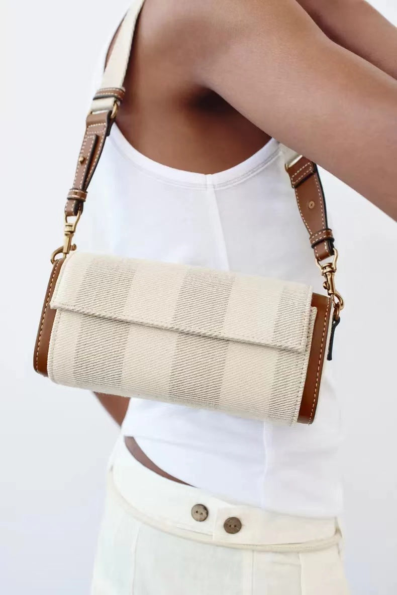 Ines Round Vegan Leather Crossbody Bag – view 3