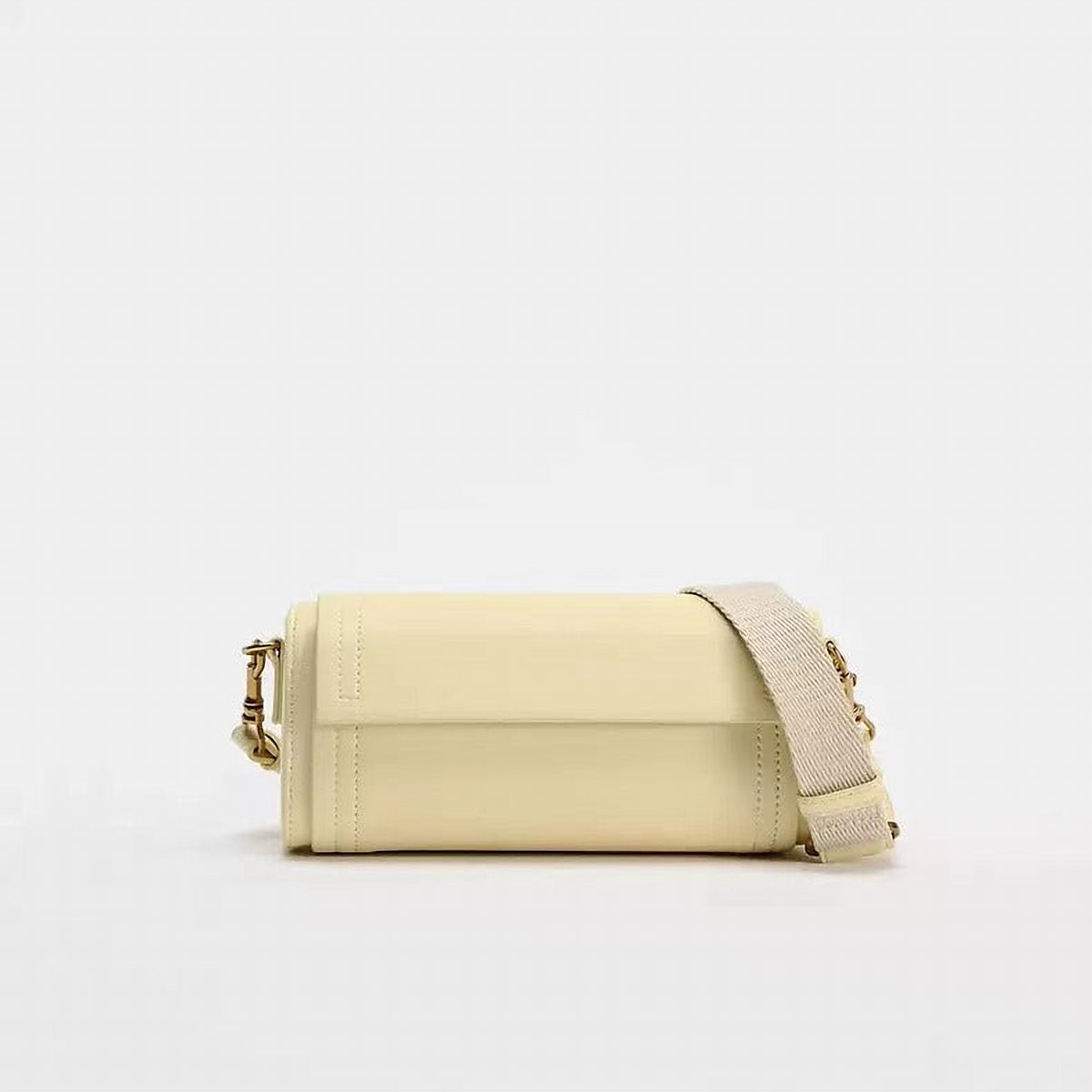 Ines Round Vegan Leather Crossbody Bag – view 6