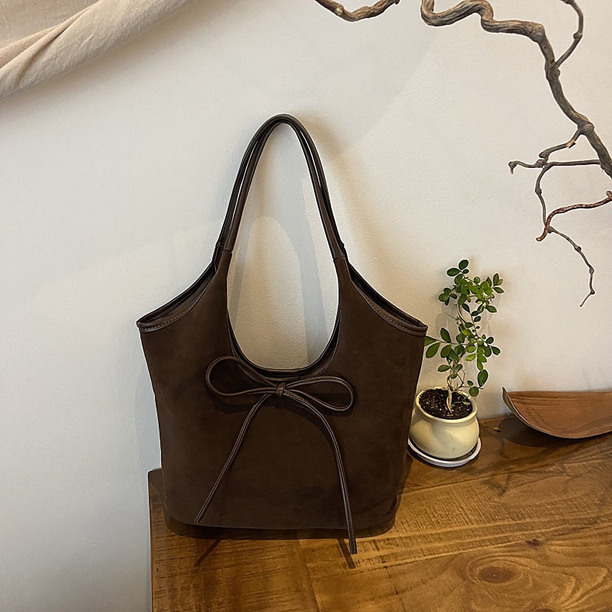 Valois Matte Vegan Leather Underarm Bag – view 5