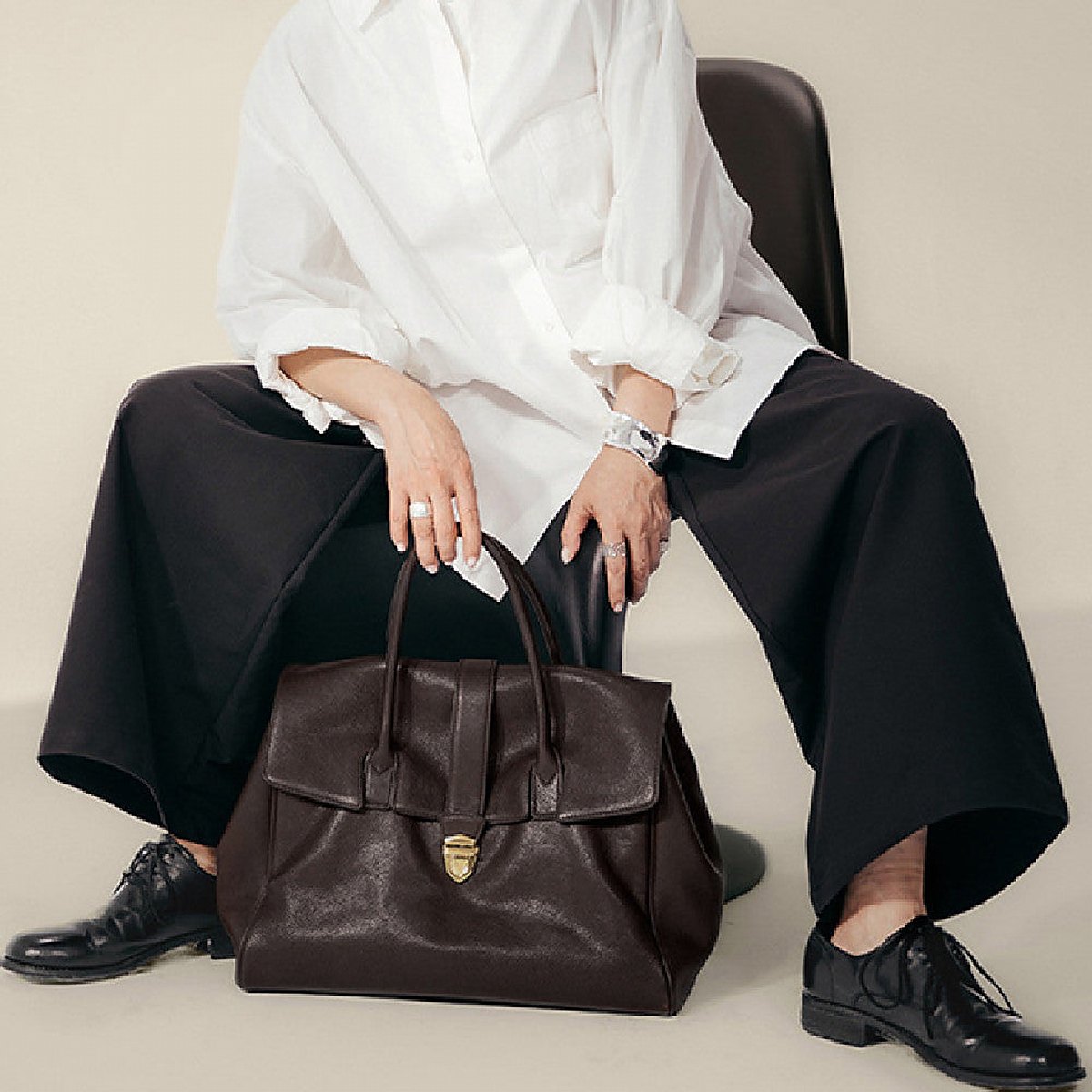 Winthrop Vegetable-Tanned Leather Shoulder Bag – view 1